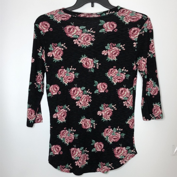Go Wild Women's Floral Long Sleeves Top V-Neck Stretch Top XL XLarge PLUS SIZE - Picture 9 of 9